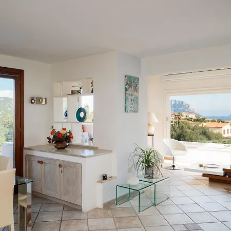 Вілла Aurazure By Klodge