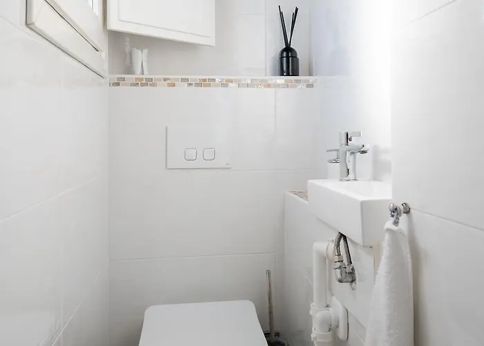 Aurazure By Klodge Willa